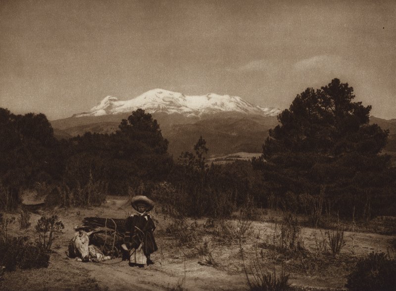 墨西哥：Iztaccihuatl（黑白照片） 作者 雨果·布雷默