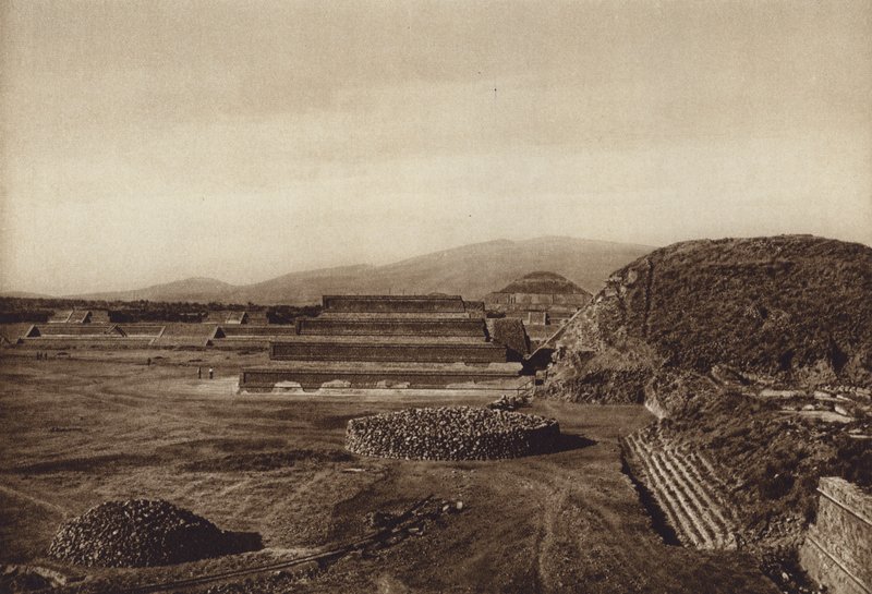 墨西哥：圣胡安特奥蒂瓦坎，城堡梯田景观（黑白照片） 作者 雨果·布雷默