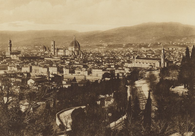 佛罗伦萨：从 S Miniato al Monte 望佛罗伦萨全景（黑白照片） 作者 意大利摄影师