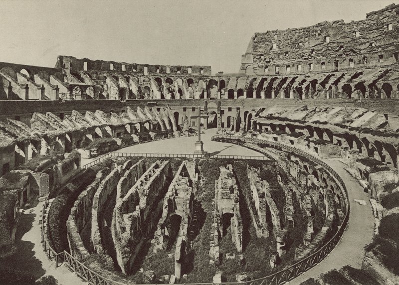Flavian Amphitheatre或Coliseum与新的发掘 作者 意大利摄影师