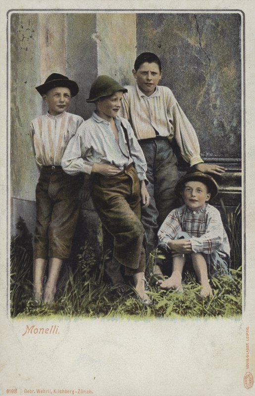 Italian street urchins (colour photo) 作者 意大利摄影师