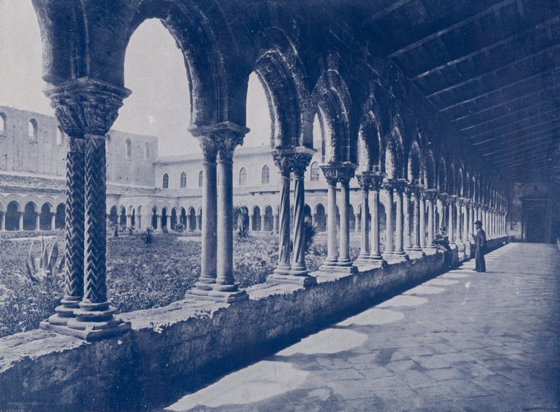Italy: Monreale, Benedictine cloister (b/w photo) 作者 意大利摄影师
