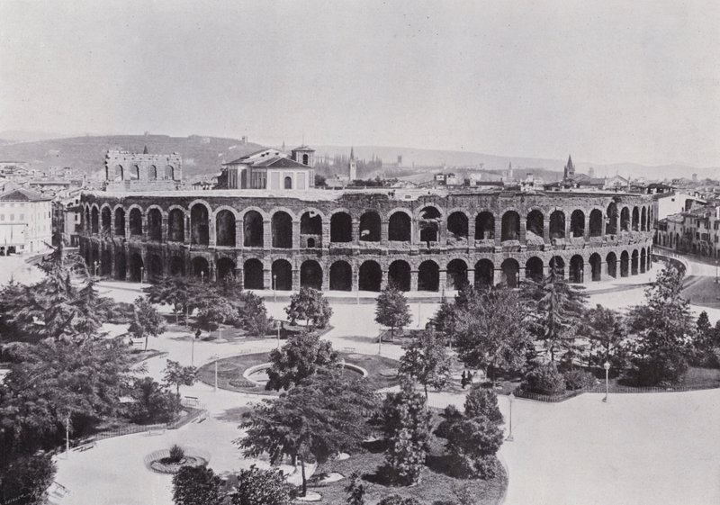 Italy: Verona, the Roman arena (b/w photo) 作者 意大利摄影师