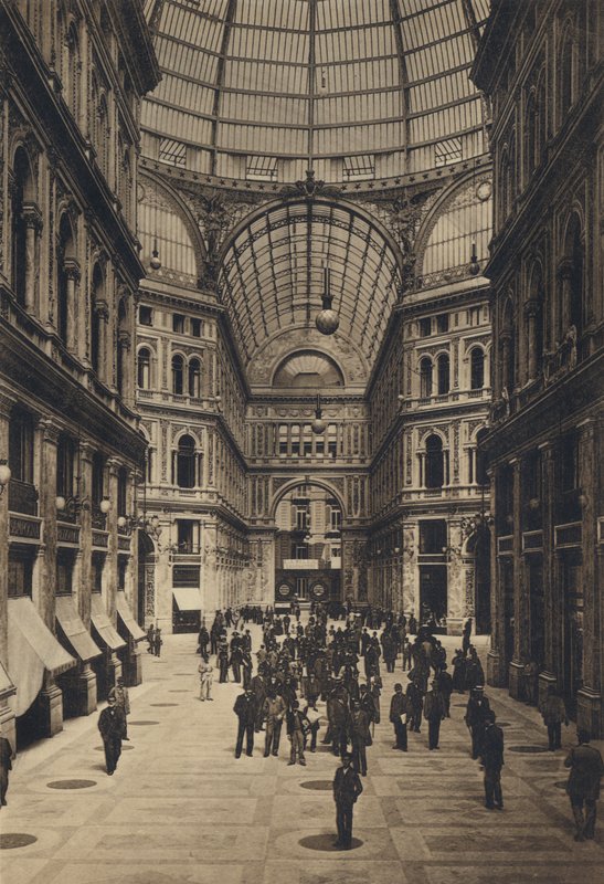 Naples: Interno Galleria Umberto I (b/w photo) 作者 意大利摄影师