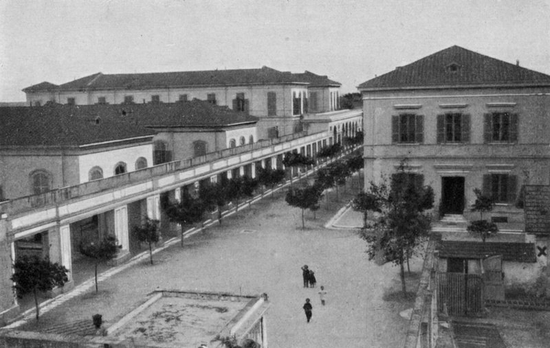 军队医院（黑白照片） 作者 意大利摄影师