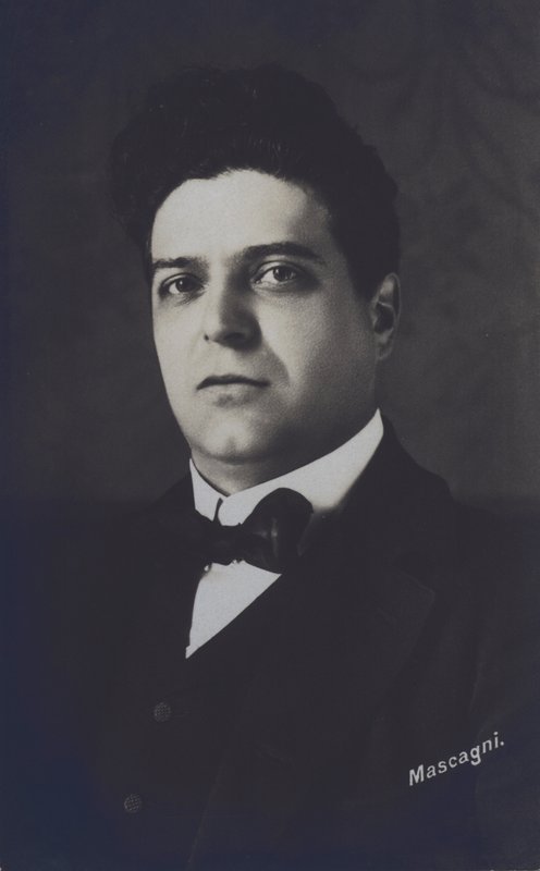 马斯卡尼（Pietro Mascagni），歌剧《乡村爱情》（Cavalleria Rusticana）的意大利作曲家（黑白照片）。 作者 意大利摄影师