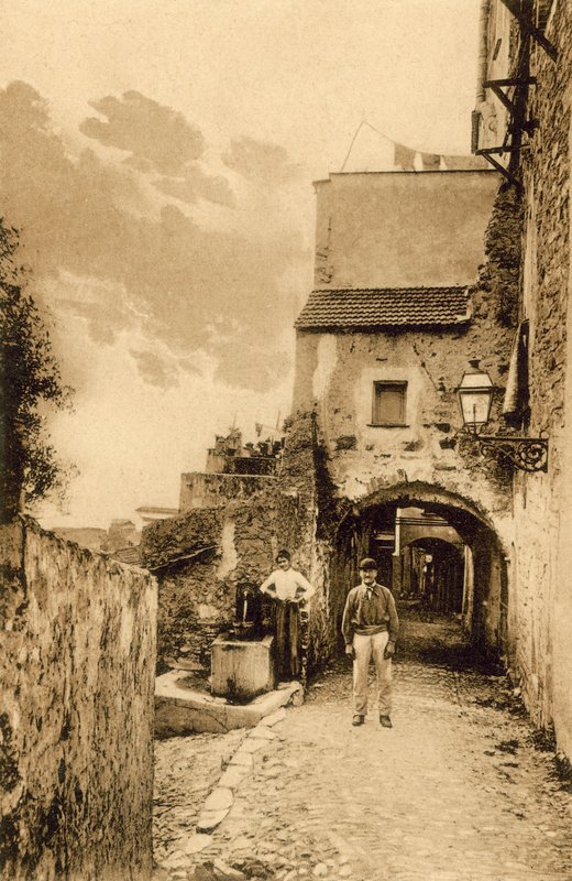 San Remo, Citta Vecchia, Porta Candellieri (b/w photo) 作者 意大利摄影师