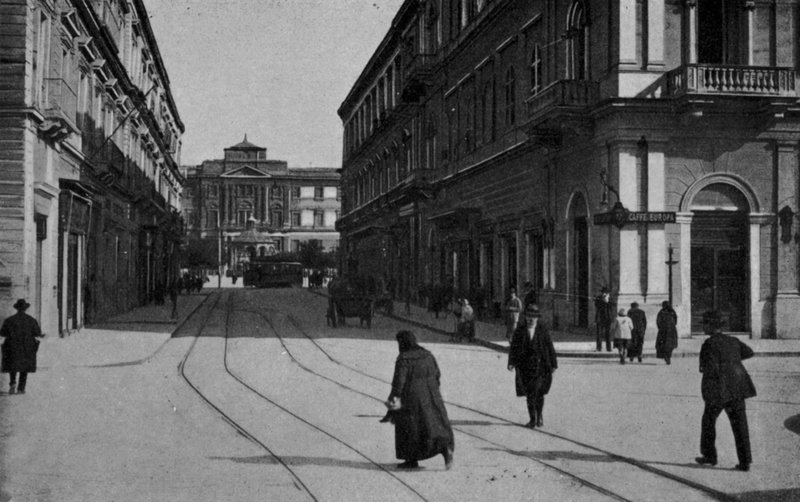 塔兰托，Via Archita, Palazzo degli Uffici (b/w photo) 作者 意大利摄影师