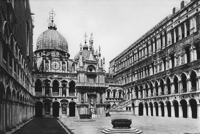 Venezia, Palazzo Ducale, Il Cortile (b/w photo) 作者 意大利摄影师