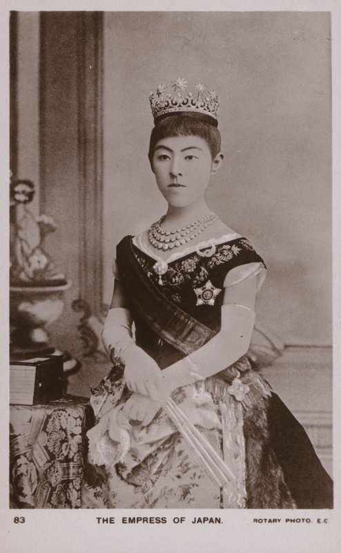 日本明治天皇的妻子昭庆皇后（黑白照片）。 作者 日本摄影师