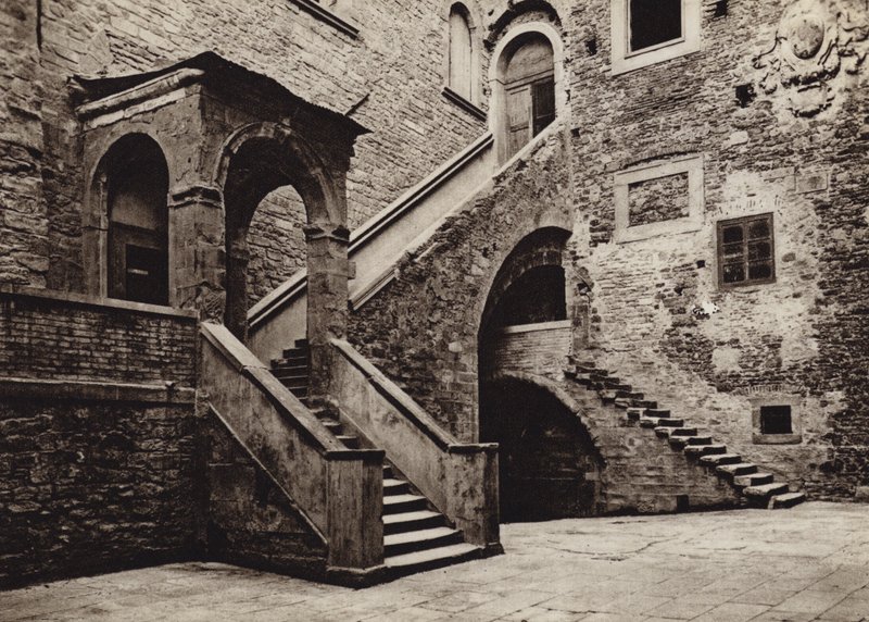 意大利：科尔托纳，Palazzo Pretorio（黑白照片） 作者 库尔特·希尔斯彻