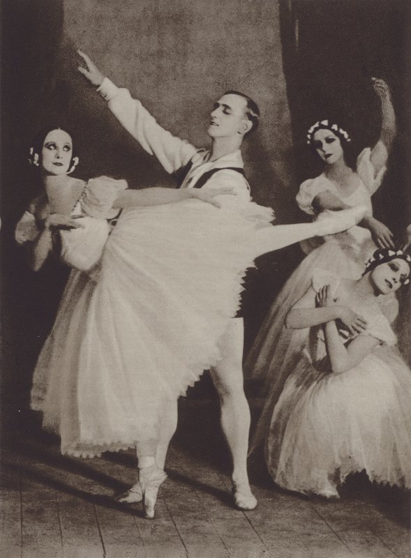 Pavlova with Novikoff in "Chopiniana" (b/w photo) 作者 澳大利亚摄影师