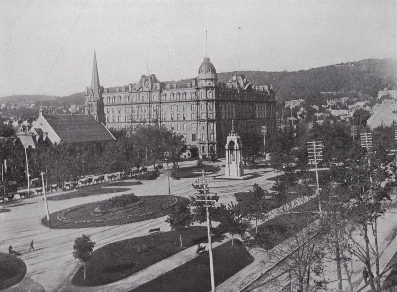 Dominion Square and Windsor Hotel, Montreal (b/w photo) 作者 加拿大摄影师