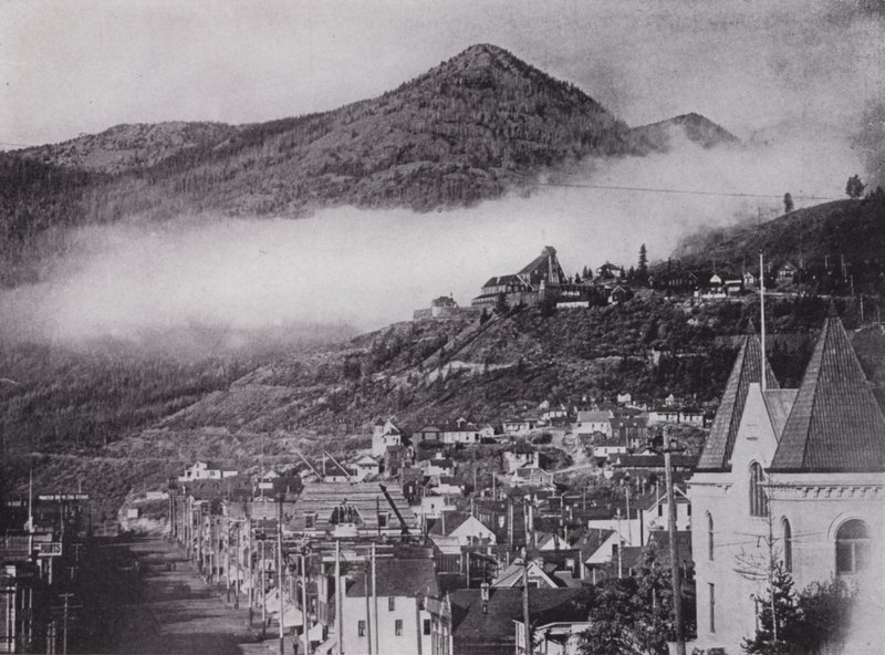 General View of Rossland, showing the Le Roi Mine (b/w photo) 作者 加拿大摄影师