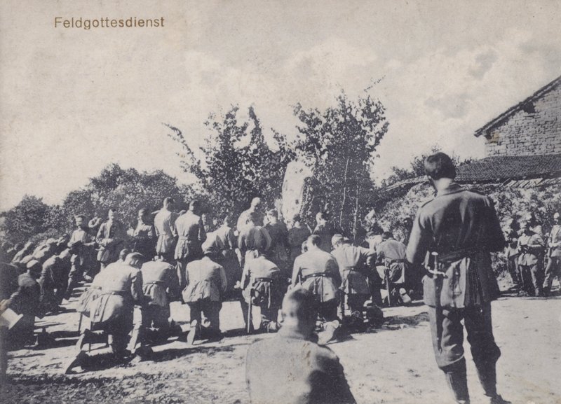 German army soldiers participating in an open air church service (b/w photo) 作者 德国摄影师