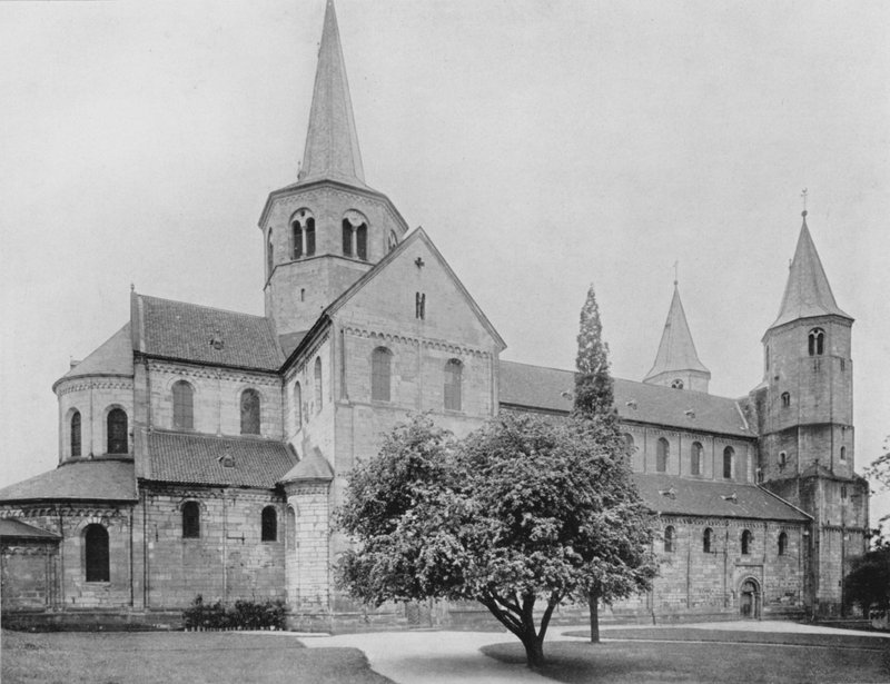 Godehardikirche (b/w photo) 作者 德国摄影师