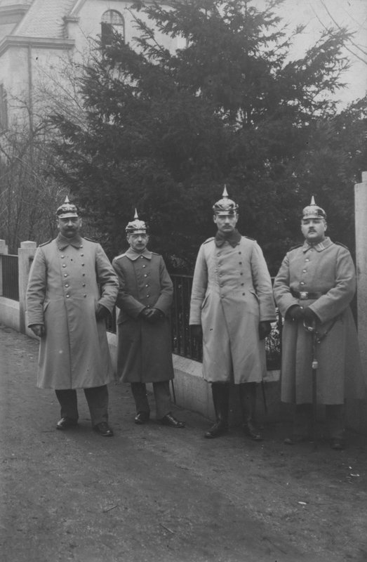 Group of German army officers (b/w photo) 作者 德国摄影师