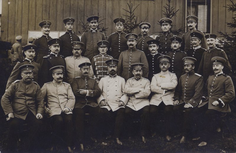 Group of German army officers (b/w photo) 作者 德国摄影师