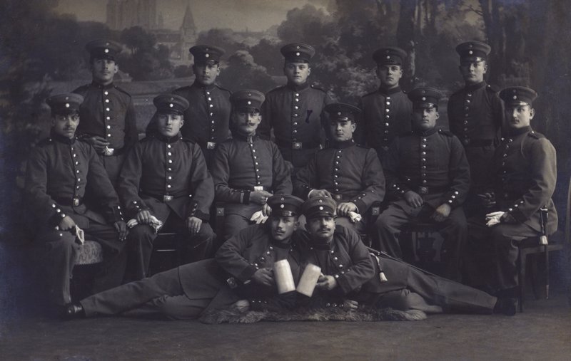 Group of German army soldiers (b/w photo) 作者 德国摄影师