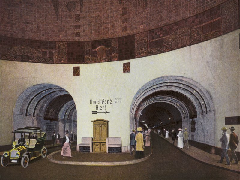 汉堡：Elbtunnel，建于1908-11年，长450米，深20米，造价约11Mill M (照片) 作者 德国摄影师