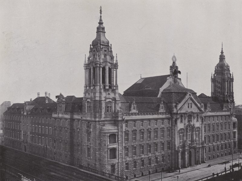 Landgericht In Der Neuen Friedrich-Strasse (b/w photo) 作者 德国摄影师