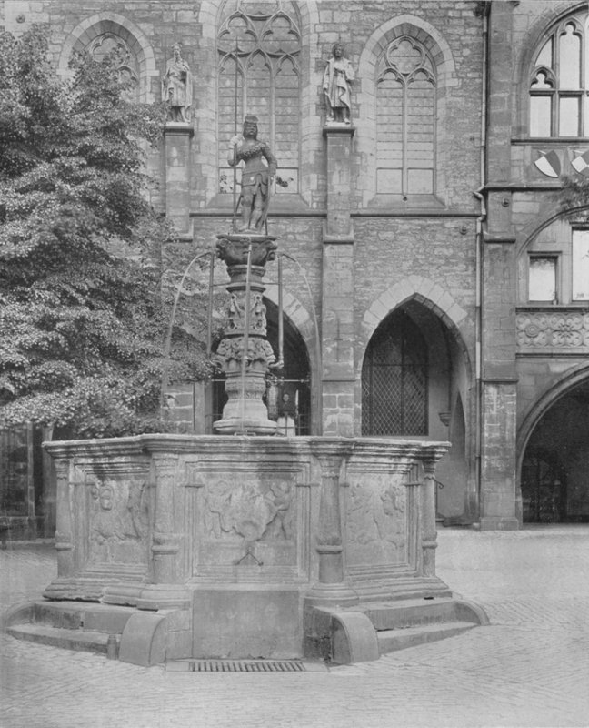 Rolandsbrunnen (b/w photo) 作者 德国摄影师