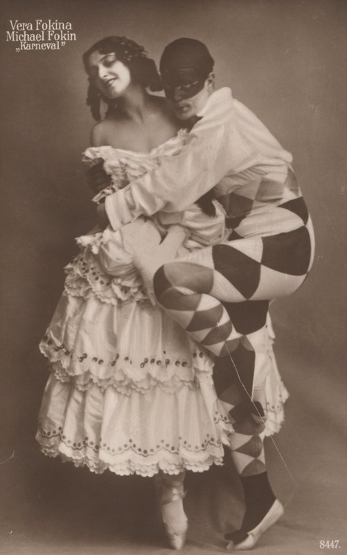 Russian ballet dancers Vera Fokina and Michel Fokine in Carnaval, c1910 (b/w photo) 作者 德国摄影师