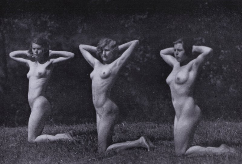 The Body Beautiful, Physical Culture for Women (b/w photo) 作者 德国摄影师