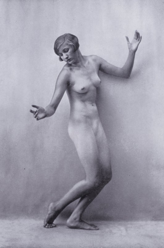 The Body Beautiful, Physical Culture for Women (b/w photo) 作者 德国摄影师
