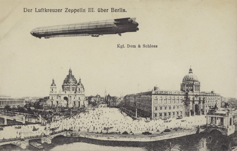 Zeppelin LZ III在柏林上空飞行（黑白照片）。 作者 德国摄影师