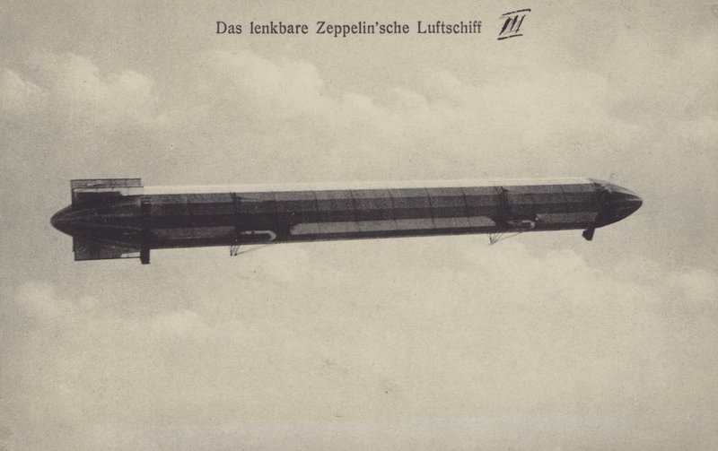 Zeppelin LZ III in flight (b/w photo) 作者 德国摄影师