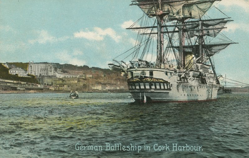 German battleship in Cork Harbour, Ireland (photo) 作者 爱尔兰摄影师