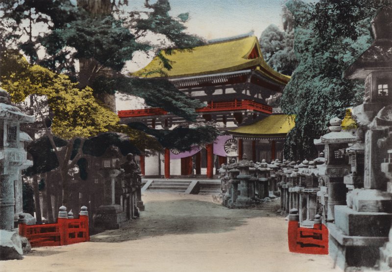 日本，约 1912 年：春日神社建于 767 年，位于京都附近的奈良（照片） 作者 摄影师 日本人