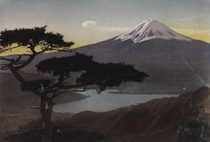 日本，约1912年。从御坂口看富士山(照片) 作者 摄影师 日本人