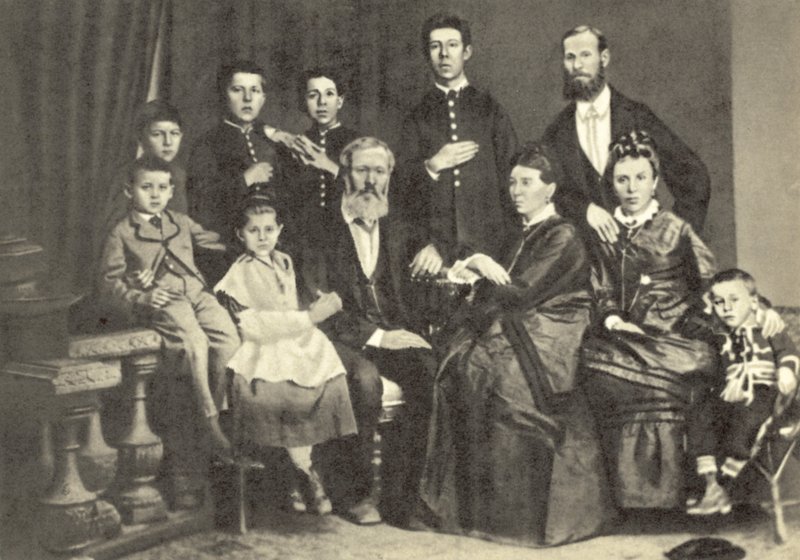 Anton Chekhov and his family, Taganrog, Russia 作者 俄罗斯摄影师
