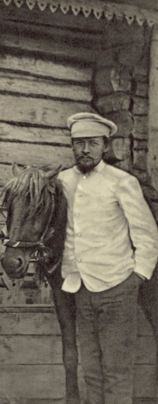 1898 年 6 月，安东·契诃夫在他位于俄罗斯梅利霍沃的庄园（黑白照片） 作者 俄罗斯摄影师