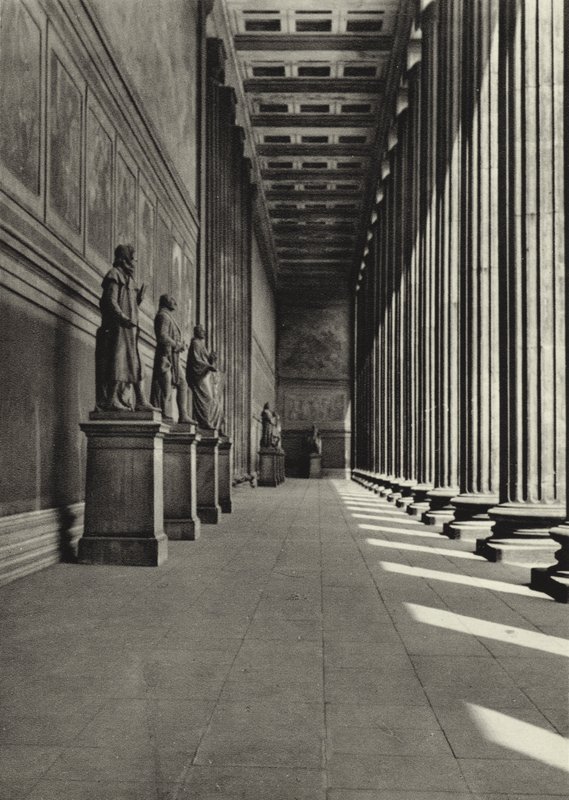 Berlin: Altes Museum; The Old Museum (b/w photo) 作者 萨沙·斯通（Sasha Stone）