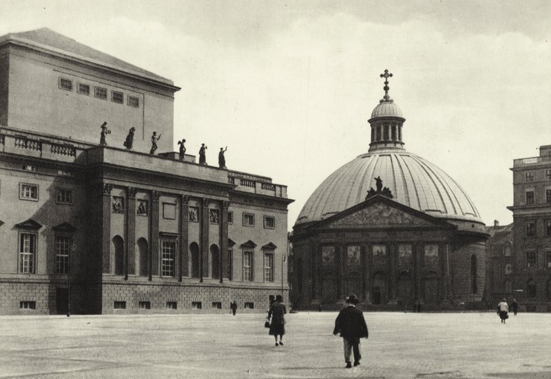 Berlin: Hedwigskirche; Church of St Hedwig (b/w photo) 作者 萨沙·斯通（Sasha Stone）