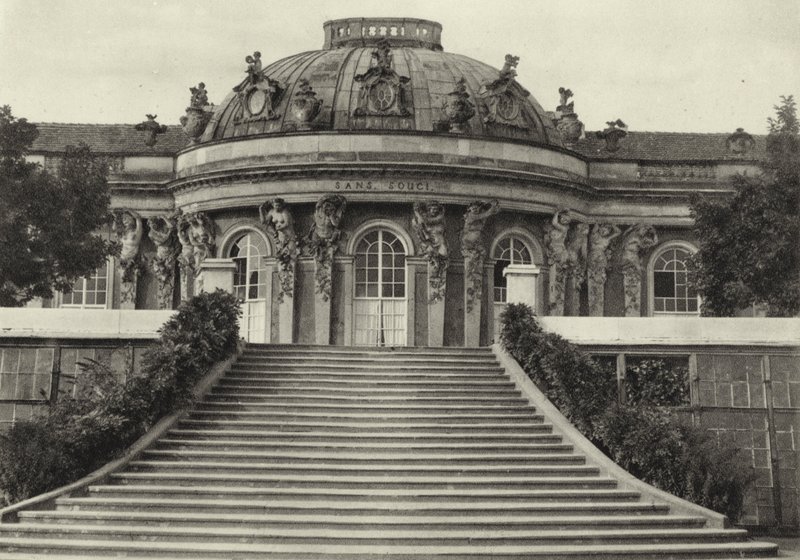 Potsdam, Schloss Sanssouci; Sanssouci Palace (b/w photo) 作者 萨沙·斯通（Sasha Stone）