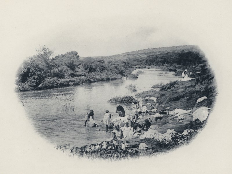 How Clothes are washed in the Transvaal (b/w photo) 作者 南非摄影师