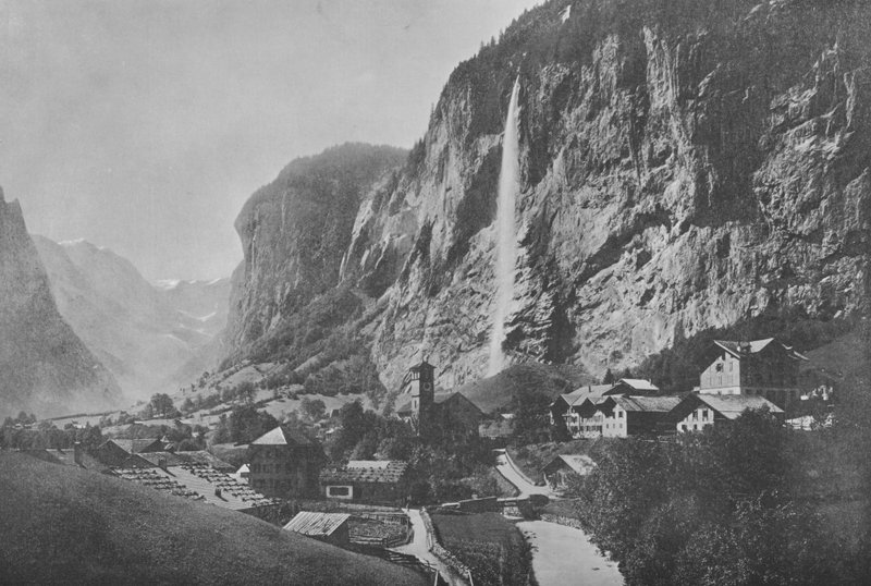 Lauterbrunnen, Cascade du Staubbach (b/w photo) 作者 瑞士摄影师