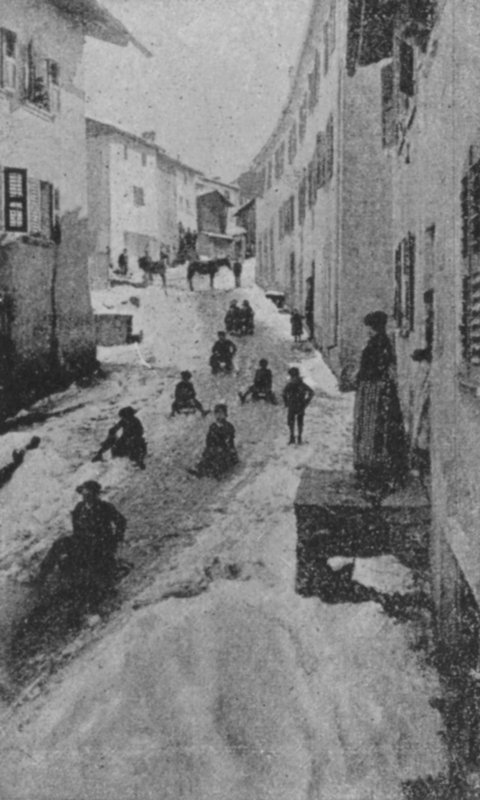 Rue a Liddes en hiver, Route du Grand Saint-Bernard (b/w photo) 作者 瑞士摄影师